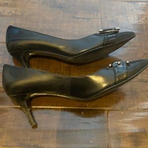 Nine West black heels w buckle, size 8